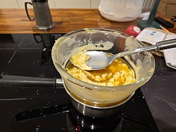 Beeswax csndle making